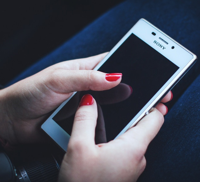responsive vs AMP mobile design